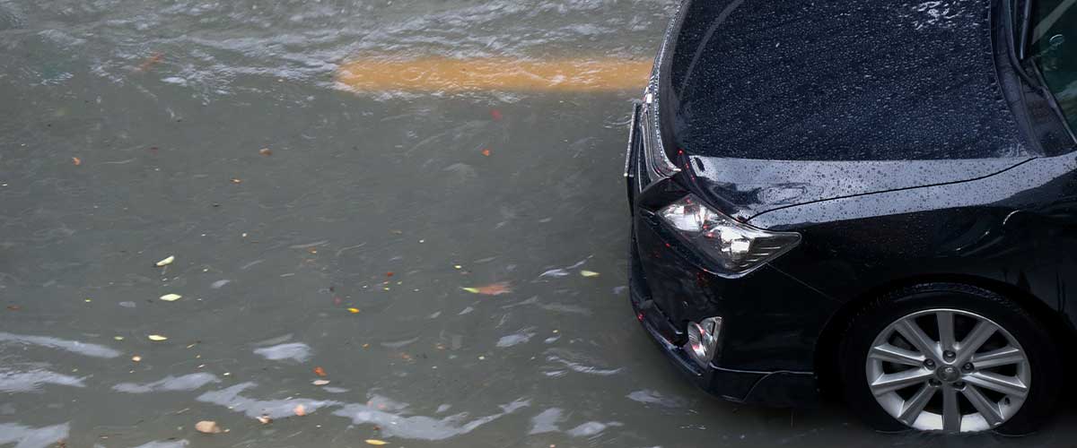 Wasserschaden am Auto: Das sind die Folgen